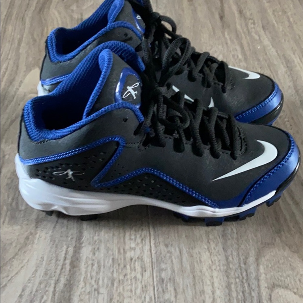 Nike Baseball Cleats, size 1Y, NWOT